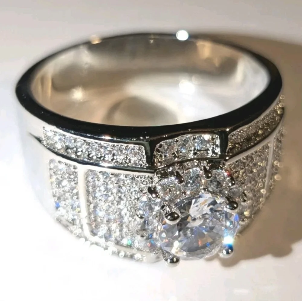 Elegant Men's 4 Ct Lab Created Diamond Blinged Out 925 Silver Wedding Band